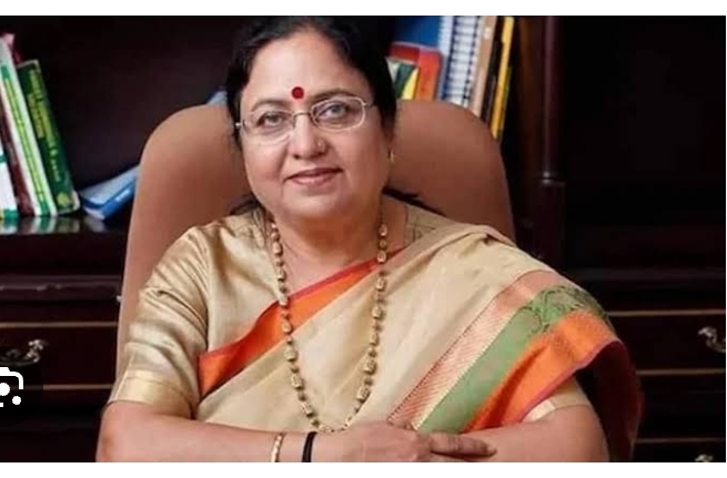 एटा ब्रेकिंग -* *मंत्री बेबीरानी मौर्य के 17 बार फोन करने की खबर निकली भ्रामक, 2 बार ही हुआ था कॉल, छत गिरने से नहीं हो पाई बात - PRO ने किया खुलासा*