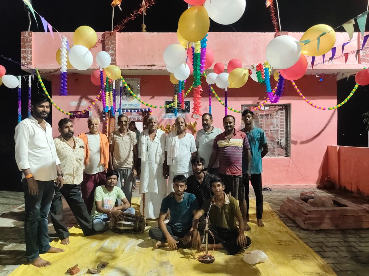 गाजीपुर में गूंजा नंद के घर आनंद भयो, जय कन्हैया लाल की…  जखनियां क्षेत्र में धूमधाम से मनाया गया श्रीकृष्ण जन्माष्टमी का पर्व, मंदिरों में सजी आकर्षक झांकियां