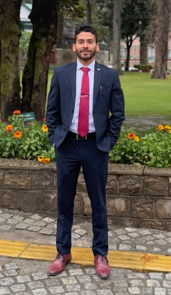 प्रयागराज के जिलाधिकारी (IAS) मनीष वर्मा ने देर रात जारी किया कड़ा आदेश, प्रशासनिक महकमे में मचा हड़कंप।