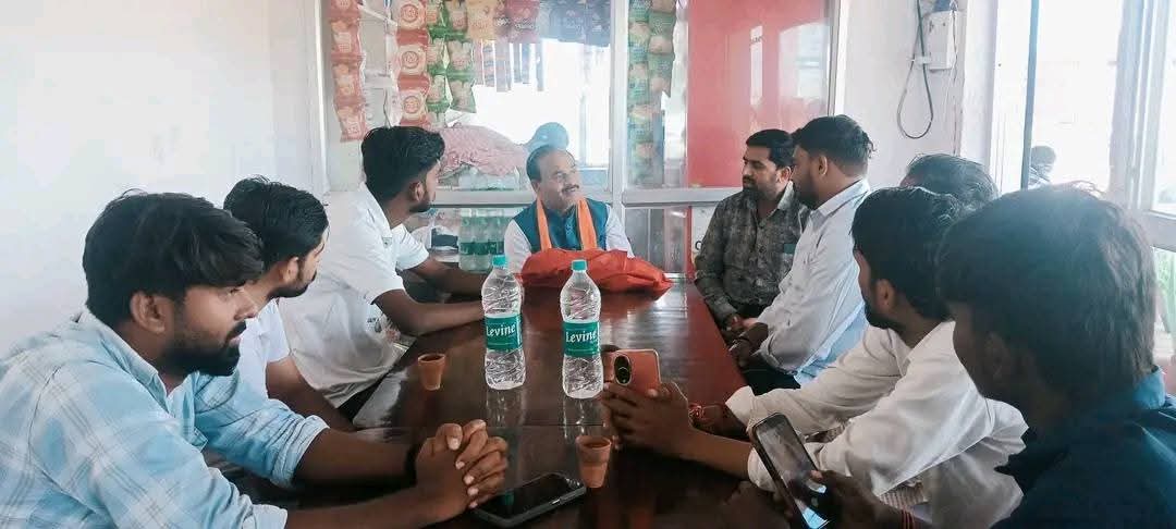 नव युवकों ने विभव नाथ भारतीके साथ मिलकर विकास की राह पर चलने का लिया संकल्प रिपोर्ट मनीष सुसारी सिटी एडिटर एस आई न्यूज़ प्रयागराज