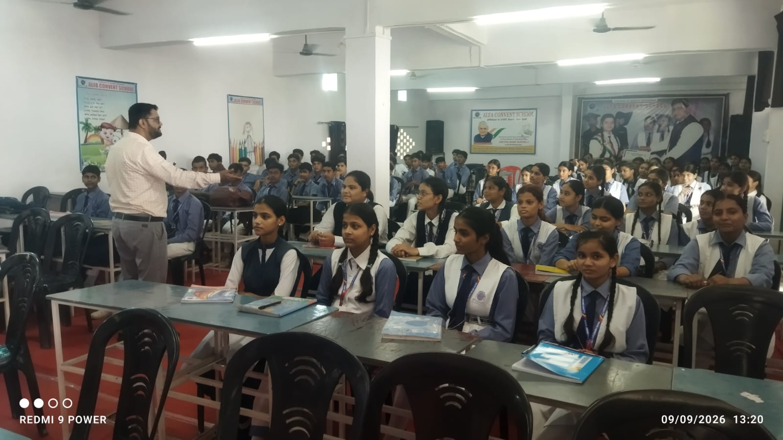 अल्फा कान्वेंट स्कूल में सीनियर सेकेंडरी विद्यार्थियों की हुई करियर काउंसलिंग