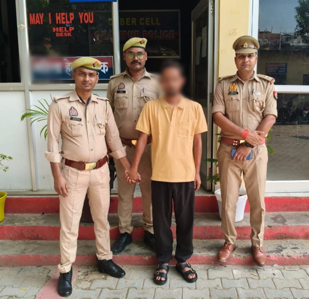 विनीत राय हत्याकांड में एक लाख का इनामी अभियुक्त गिरफ्तार  अंधऊ हवाई पट्टी के पास कोतवाली पुलिस ने दबोचा, 12 मुकदमों का आपराधिक इतिहास