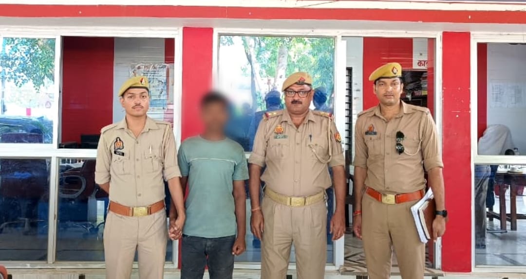 छेड़खानी के मामले में वांछित अभियुक्त गिरफ्तार  पॉक्सो एक्ट में दर्ज मुकदमे में खानपुर पुलिस ने सिधौना हाल्ट रेलवे स्टेशन से दबोचा