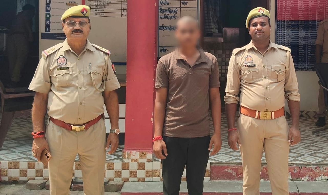 पॉक्सो एक्ट में वांछित 20 वर्षीय अभियुक्त गिरफ्तार  मखदूमपुर चट्टी से सादात पुलिस ने की गिरफ्तारी, अग्रिम कार्रवाई जारी