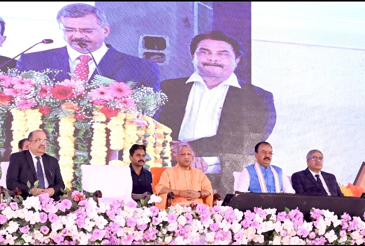 अधिवक्ताओं को सालाना पांच लाख तक कैशलेस चिकितसा सुविधा, चैम्बर में फर्नीचर व उपकरण के लिए शासन करेगा सहयोगः मा0 मुख्यमंत्री*