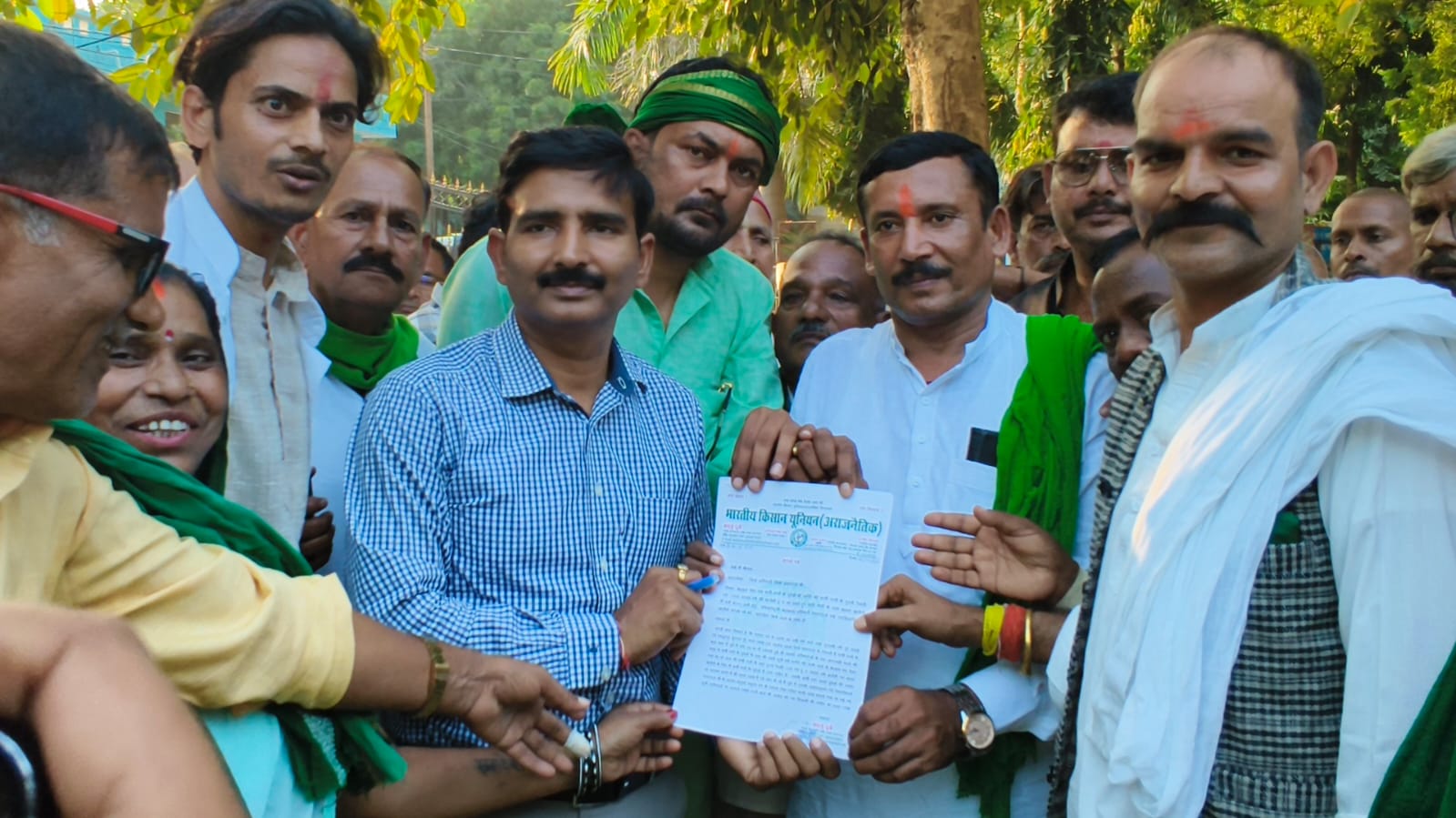 BKU अराजनैतिक का धरना समाप्त ADM प्रशासन को सौपा ज्ञापन रिपोर्ट मनीष सुसारी