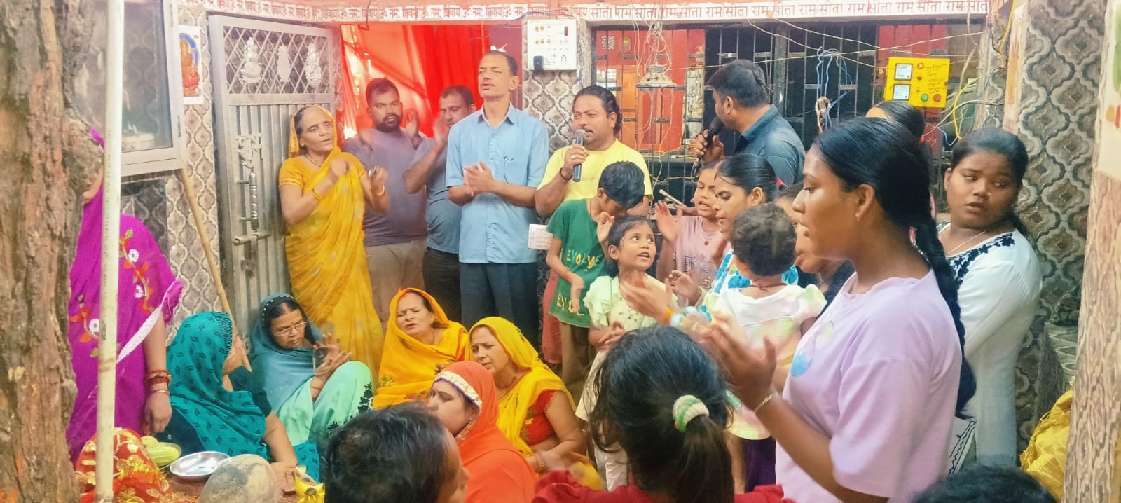 शंकरगढ़ में श्री हनुमान चालीसा व महाआरती का कार्यक्रम संपन्न*