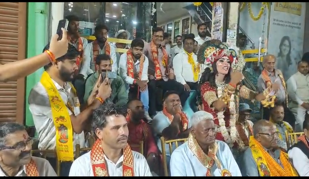 शान्ति पूर्ण संपन्न हुआ शंकरगढ़ का दशहरा मेला समापन के दिन  आयोजकों द्वारारखा गया सम्मान समारोहका कार्यक्रम रिपोर्ट मनीष सुसारी