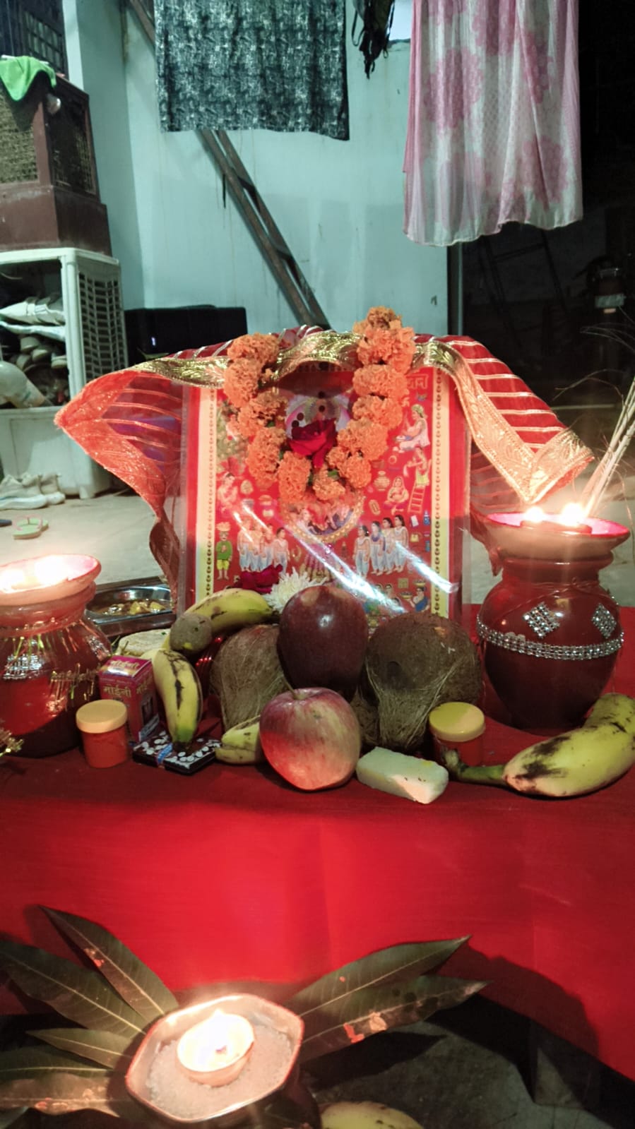 करवा चौथ......अखण्ड सौभाग्य की कामना के साथ सुहागिन महिलाओ नें रखा निर्जला उपवास